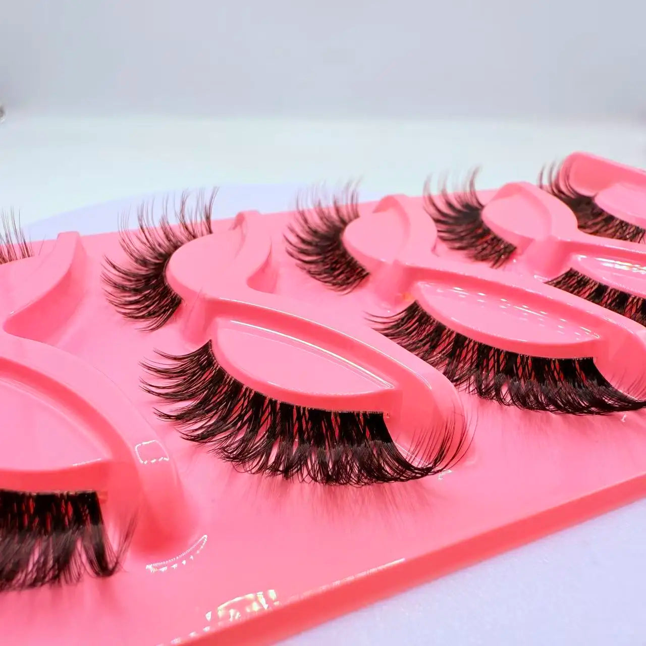 Ultra-Volume Dramatic Wispy Lashes