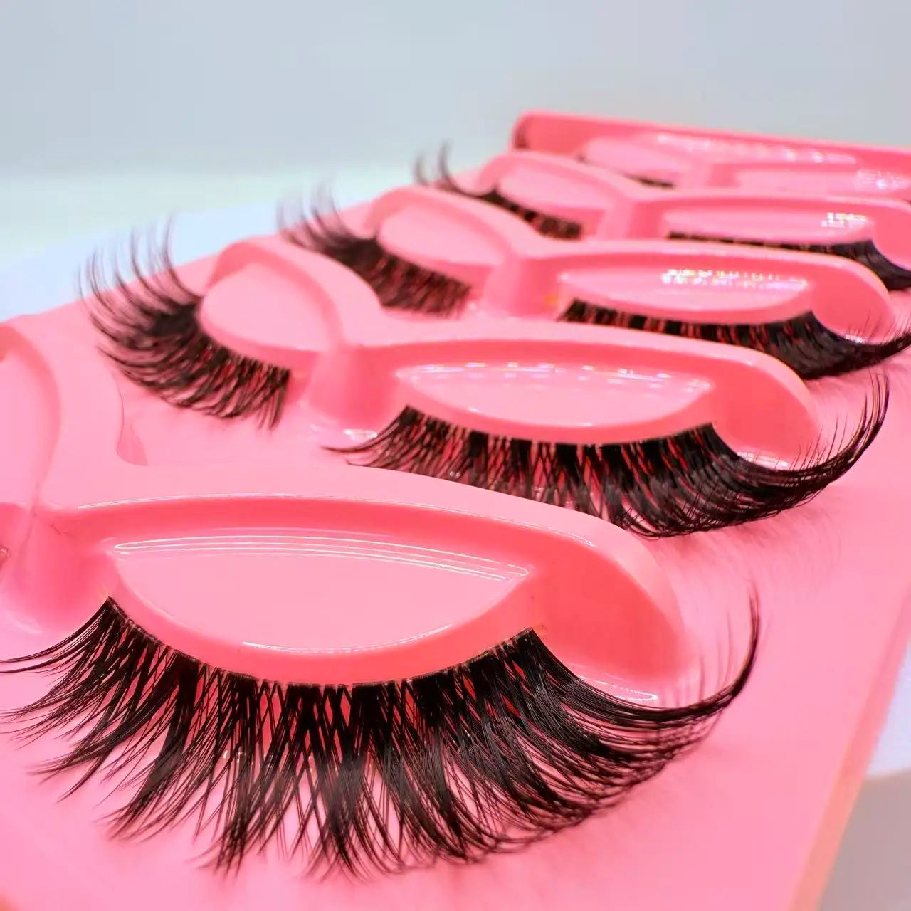 Ultra-Volume Dramatic Wispy Lashes